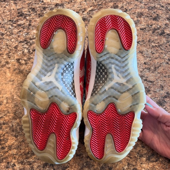 EUC Jordan 11 Low Pink Snakeskin 2013 Release Sneakers Size 8.5 - Picture 5 of 14